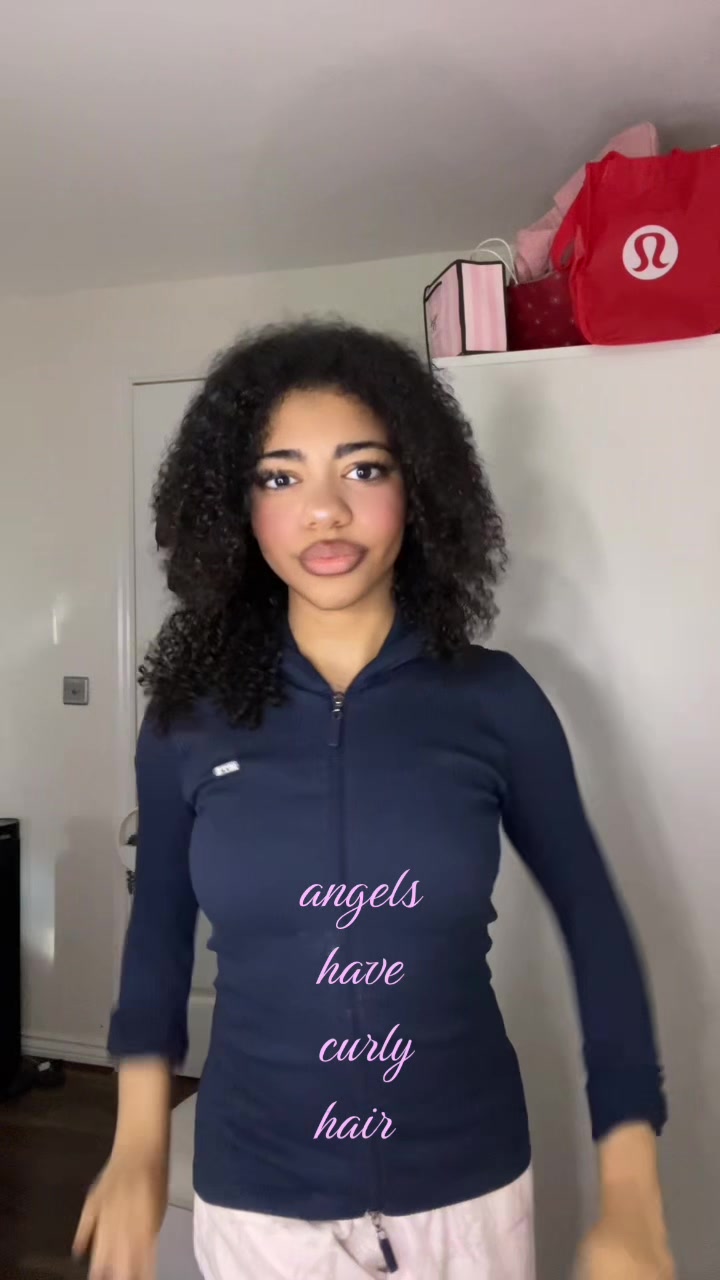 @𝘐𝘻𝘻𝘺 ♡