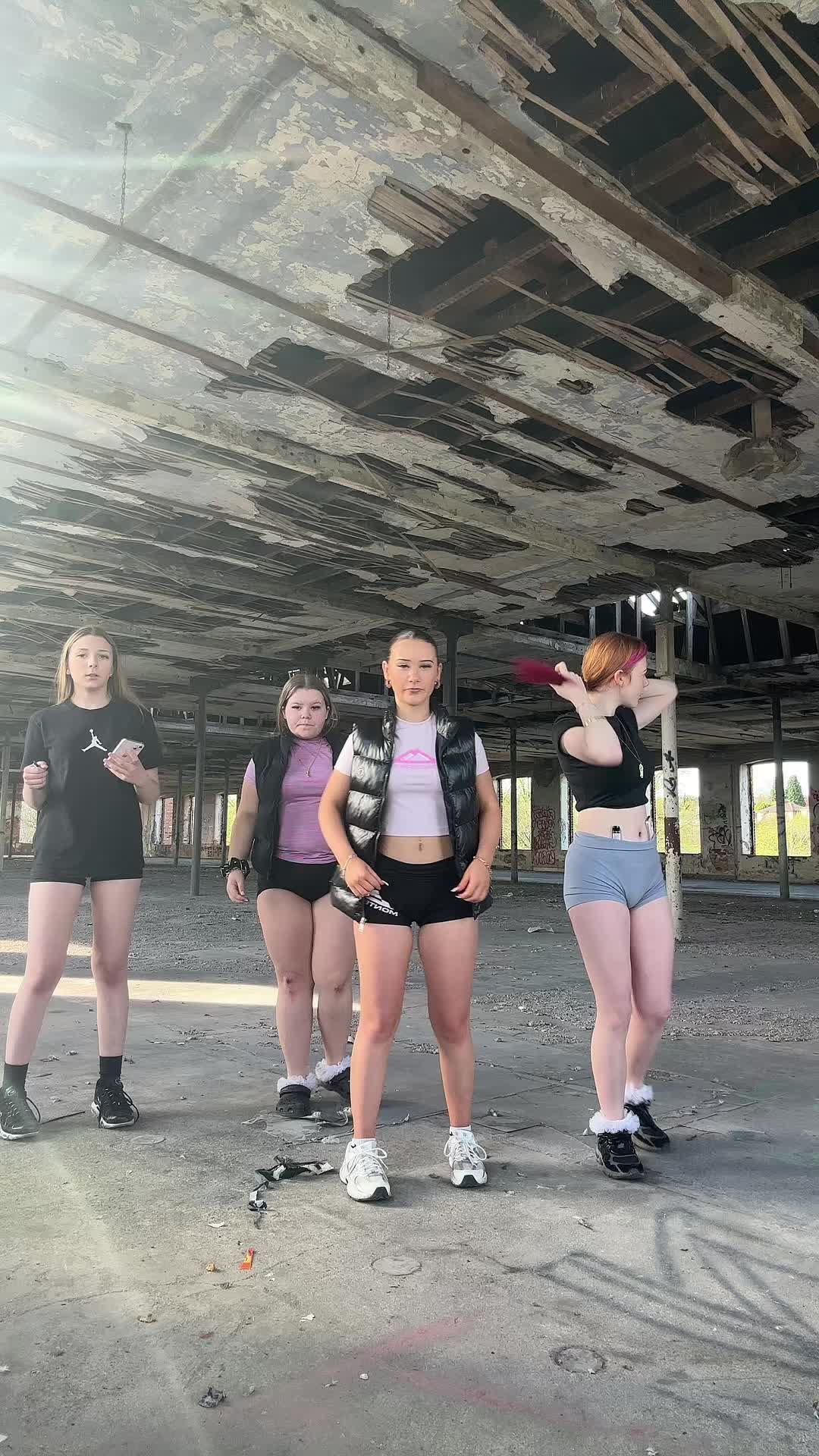 @𝑅𝐿𝒢𝒲👑💋