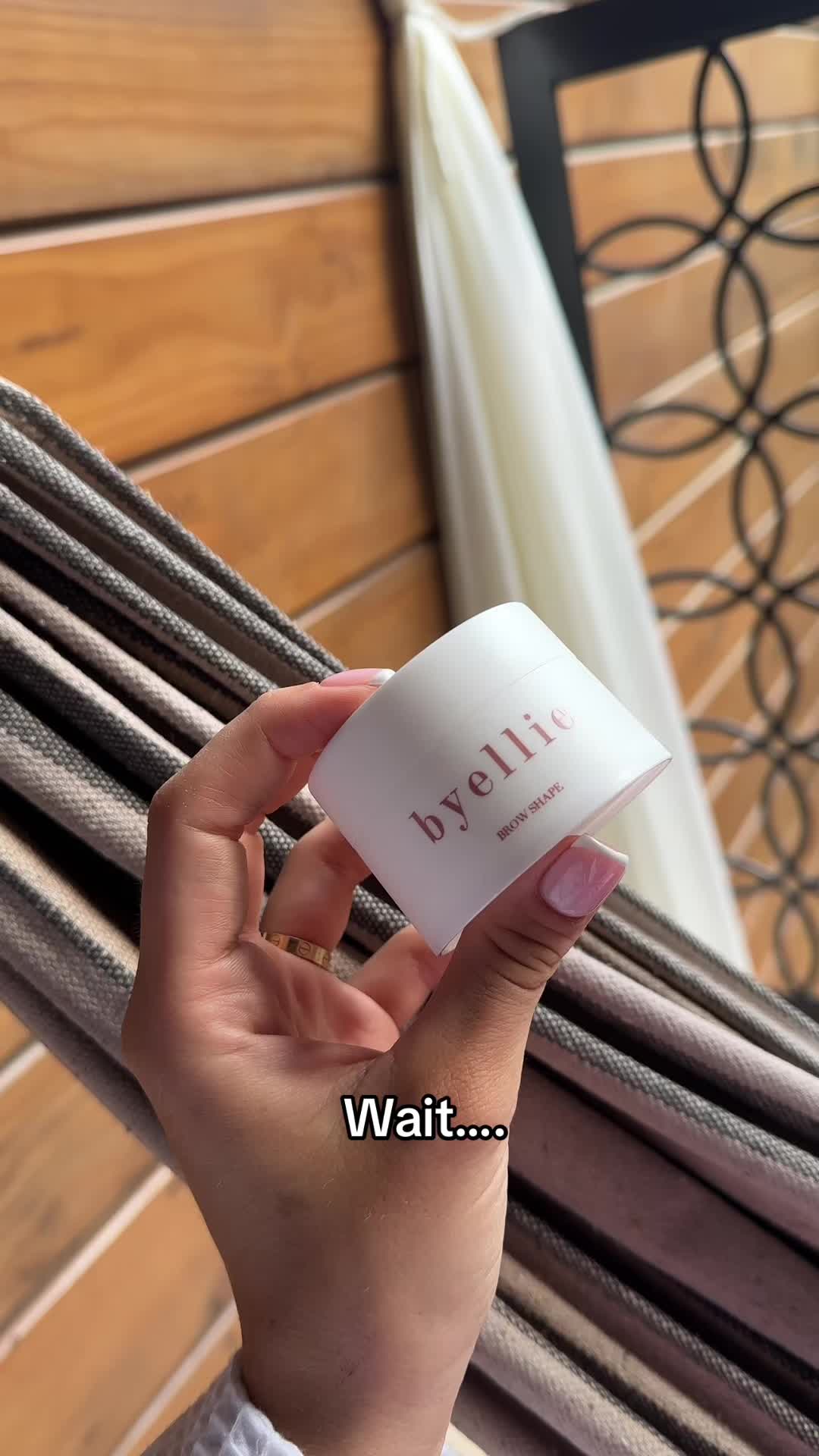 @byelliebeauty