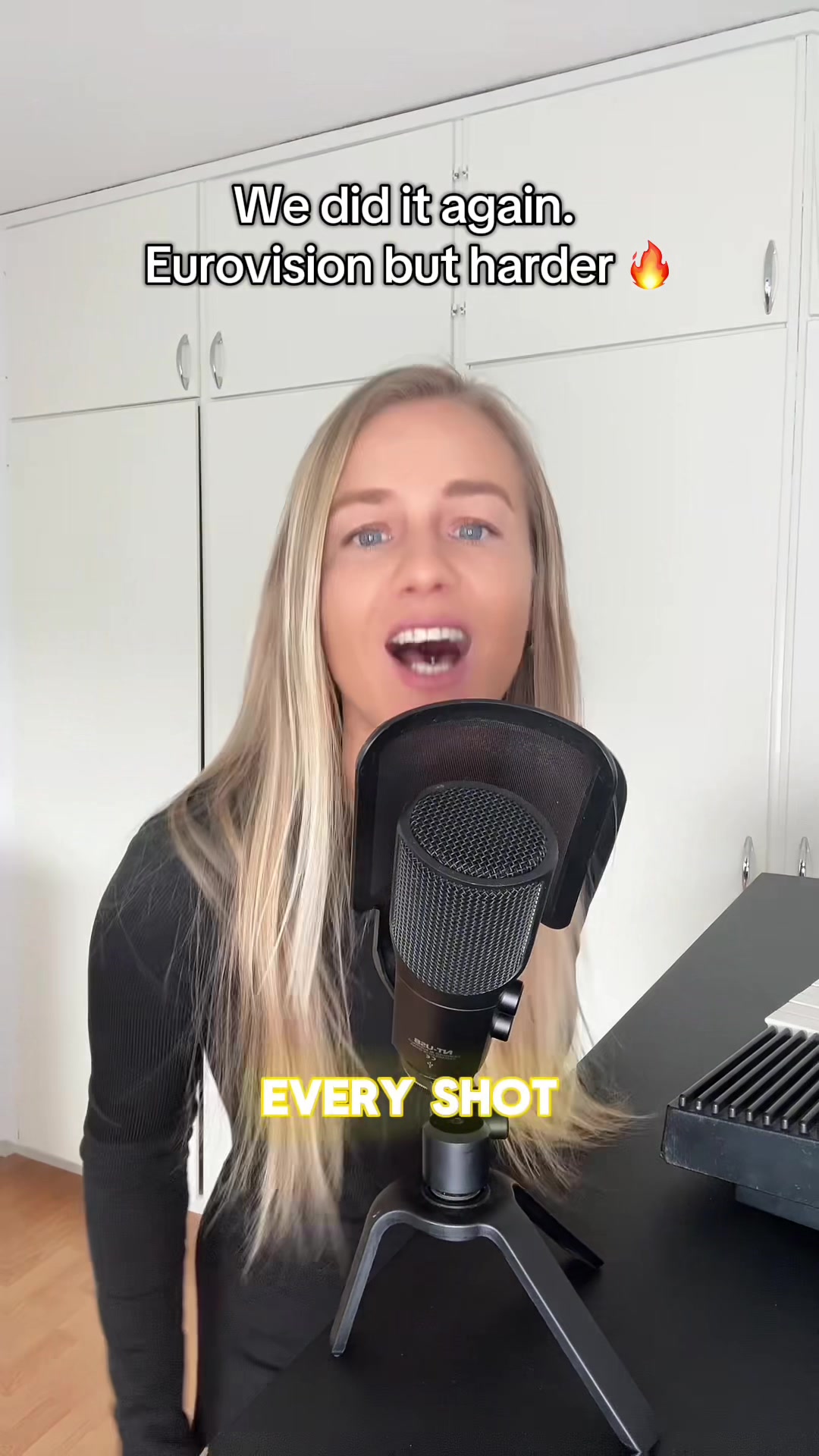 @MIAZ (Mia Emelia)