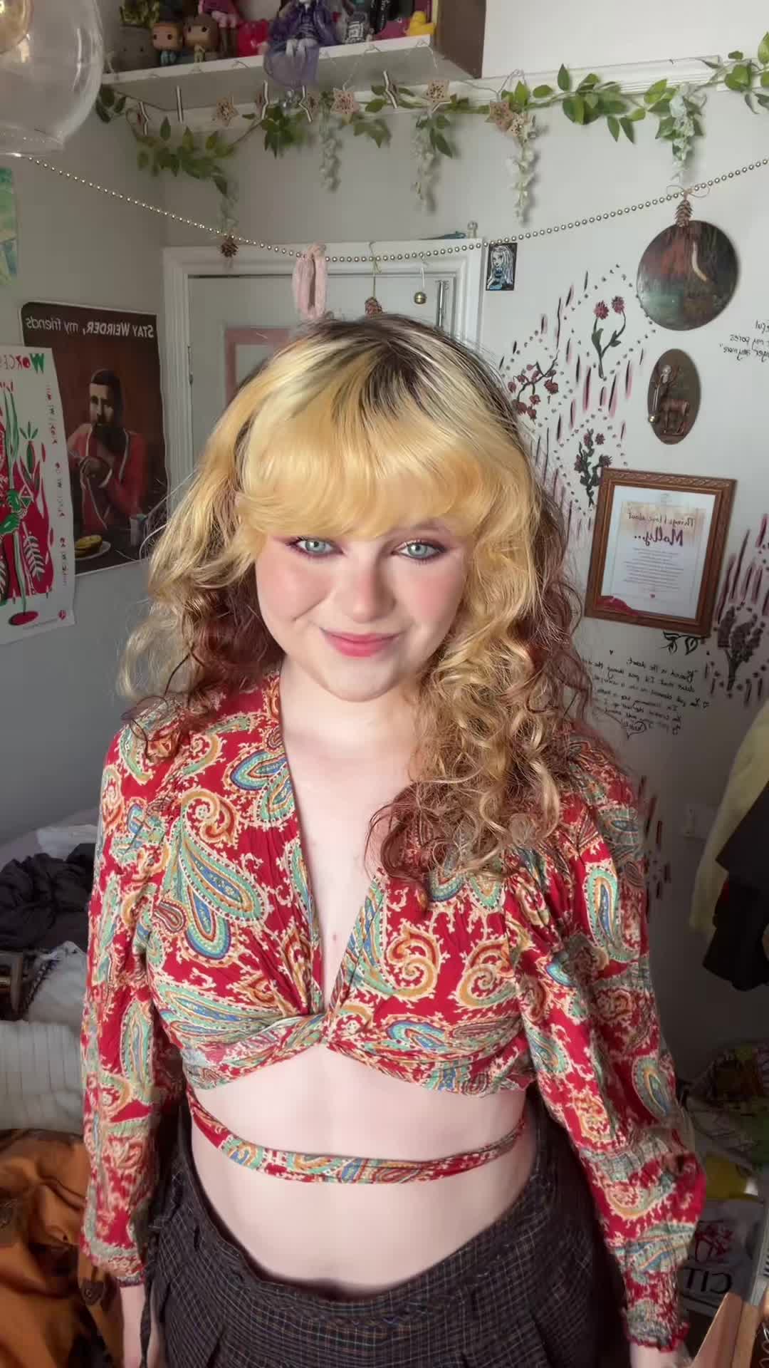 @Smolly