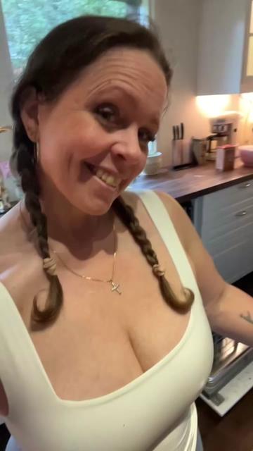 @sarastinas79