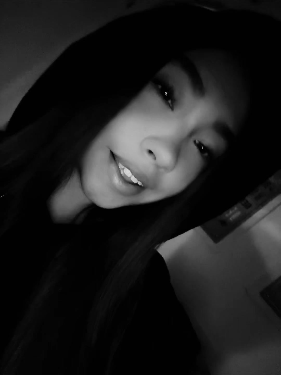 @~๐๐~