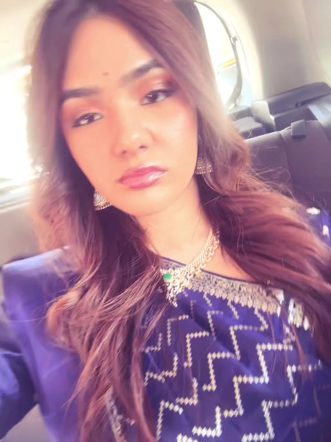 @Darsshini