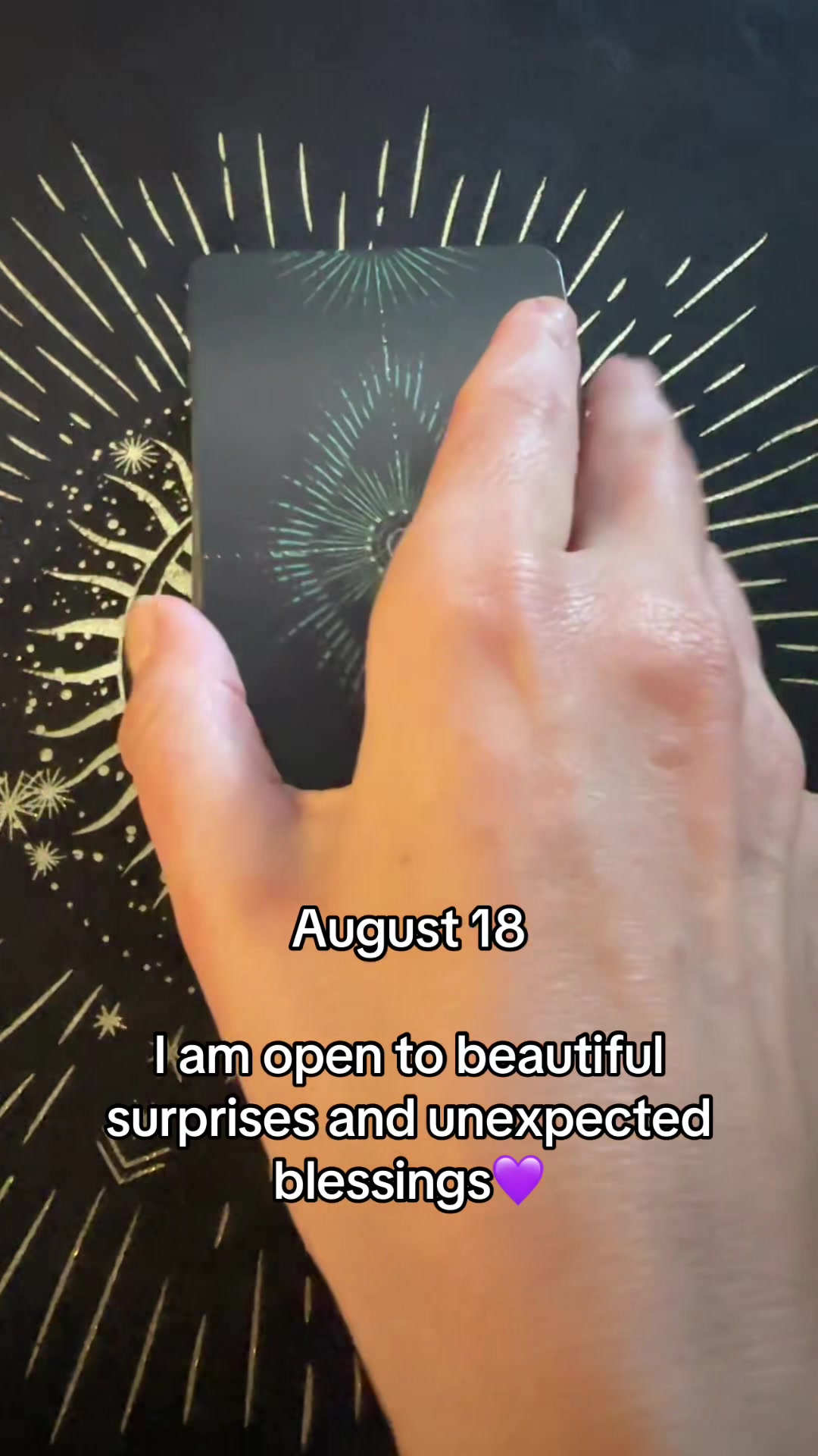 @Tarotcardsnomiracles