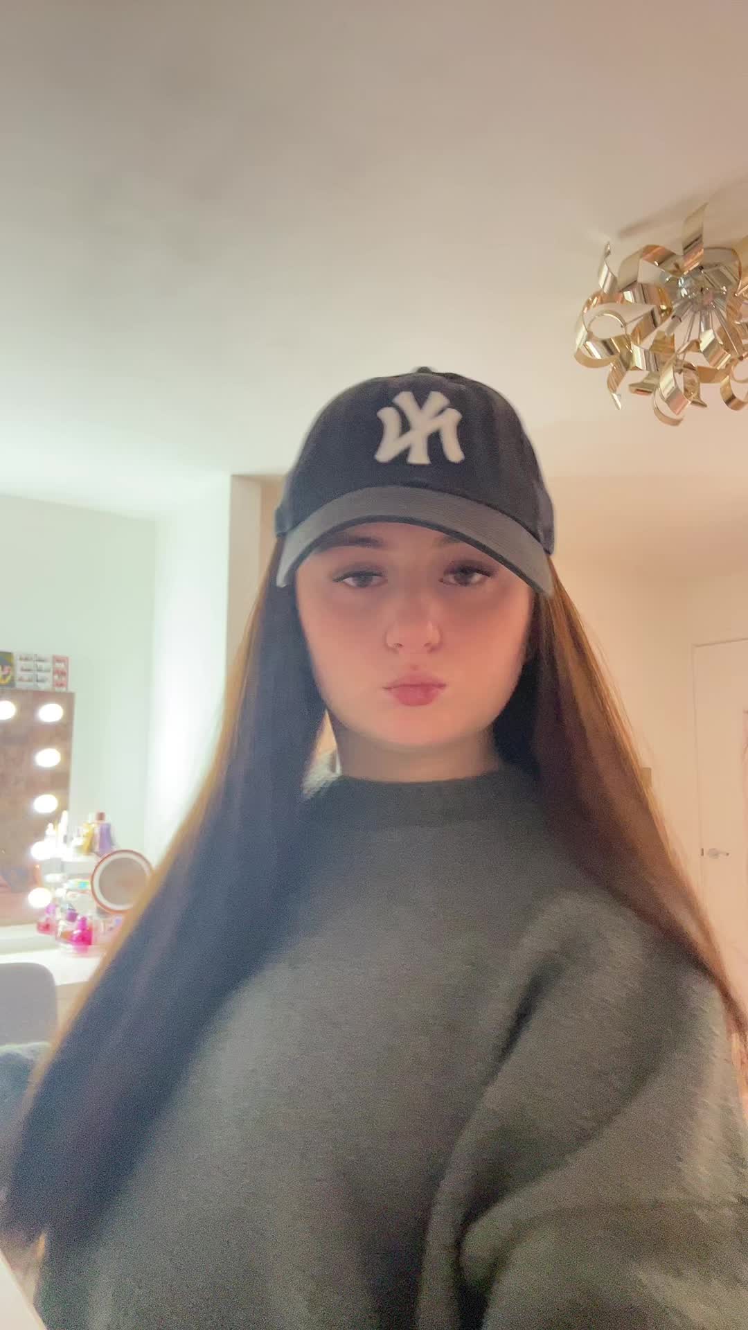 @Izz x