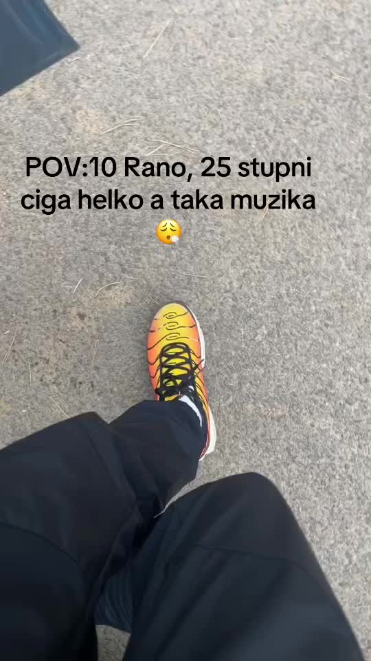 @SKURVEŇEC