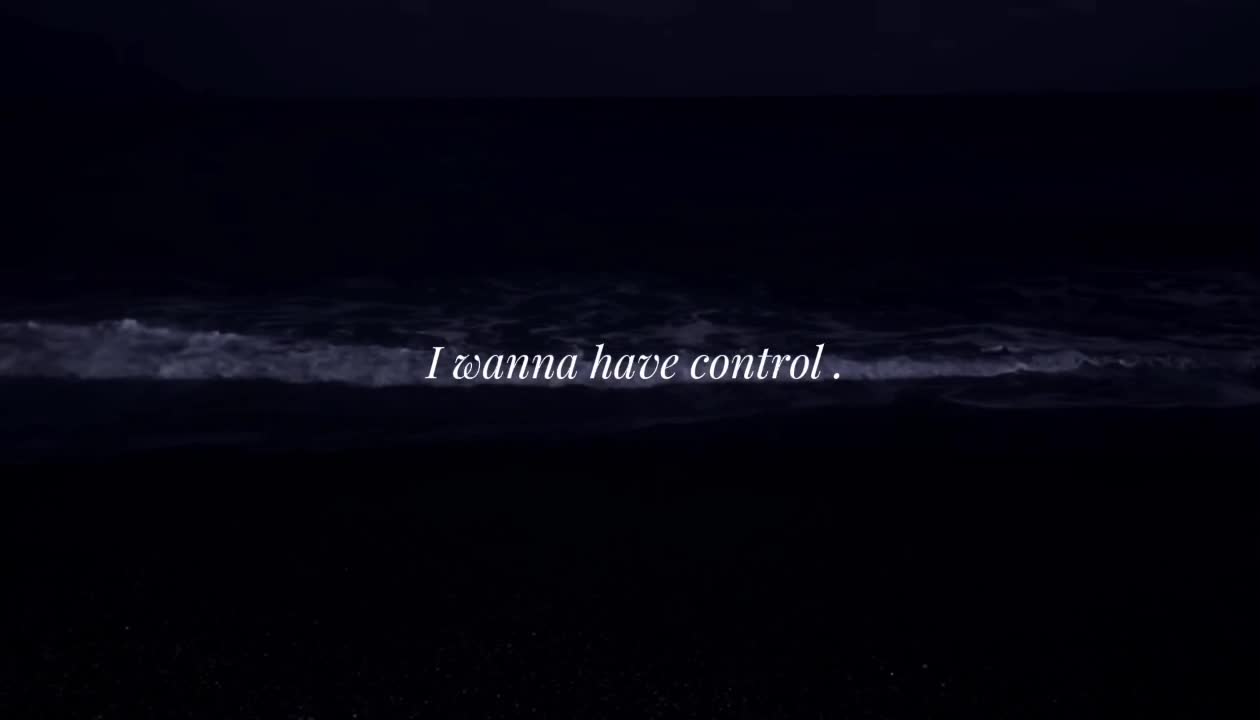 @•