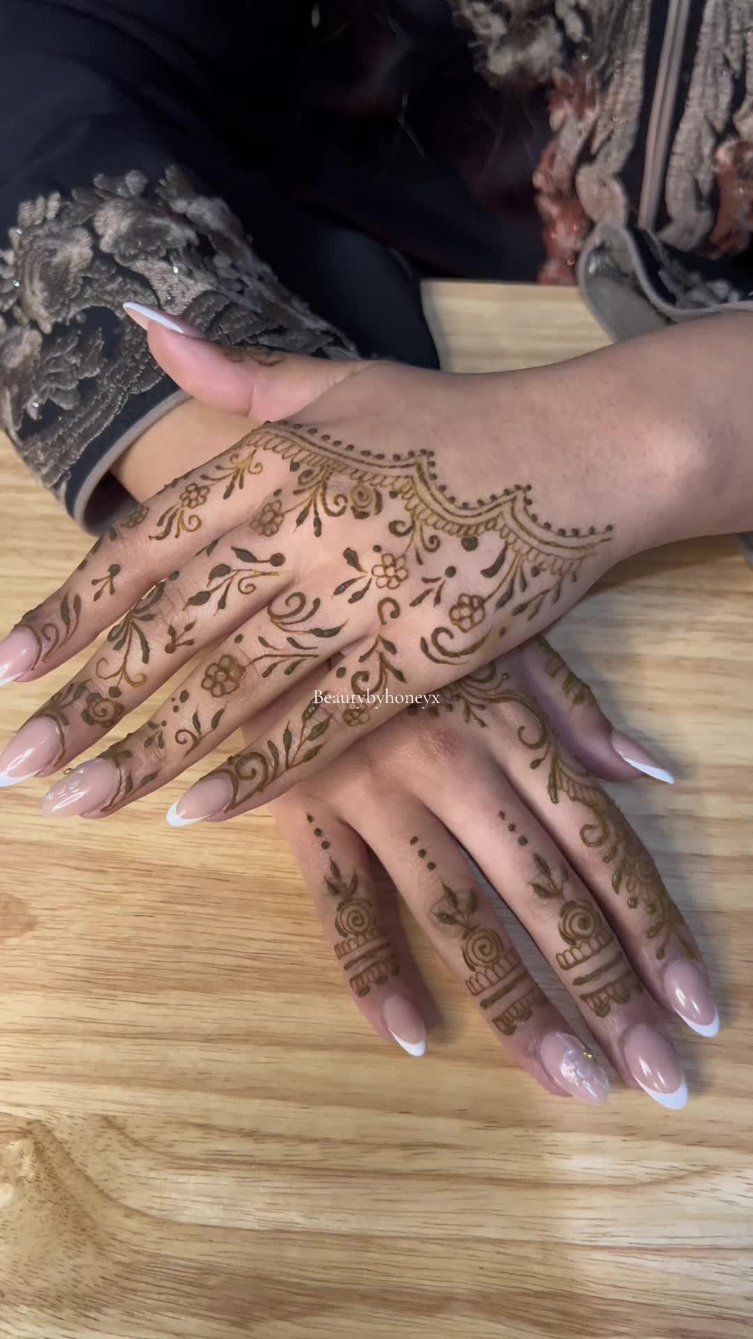 @🌿Massage & Henna🌿