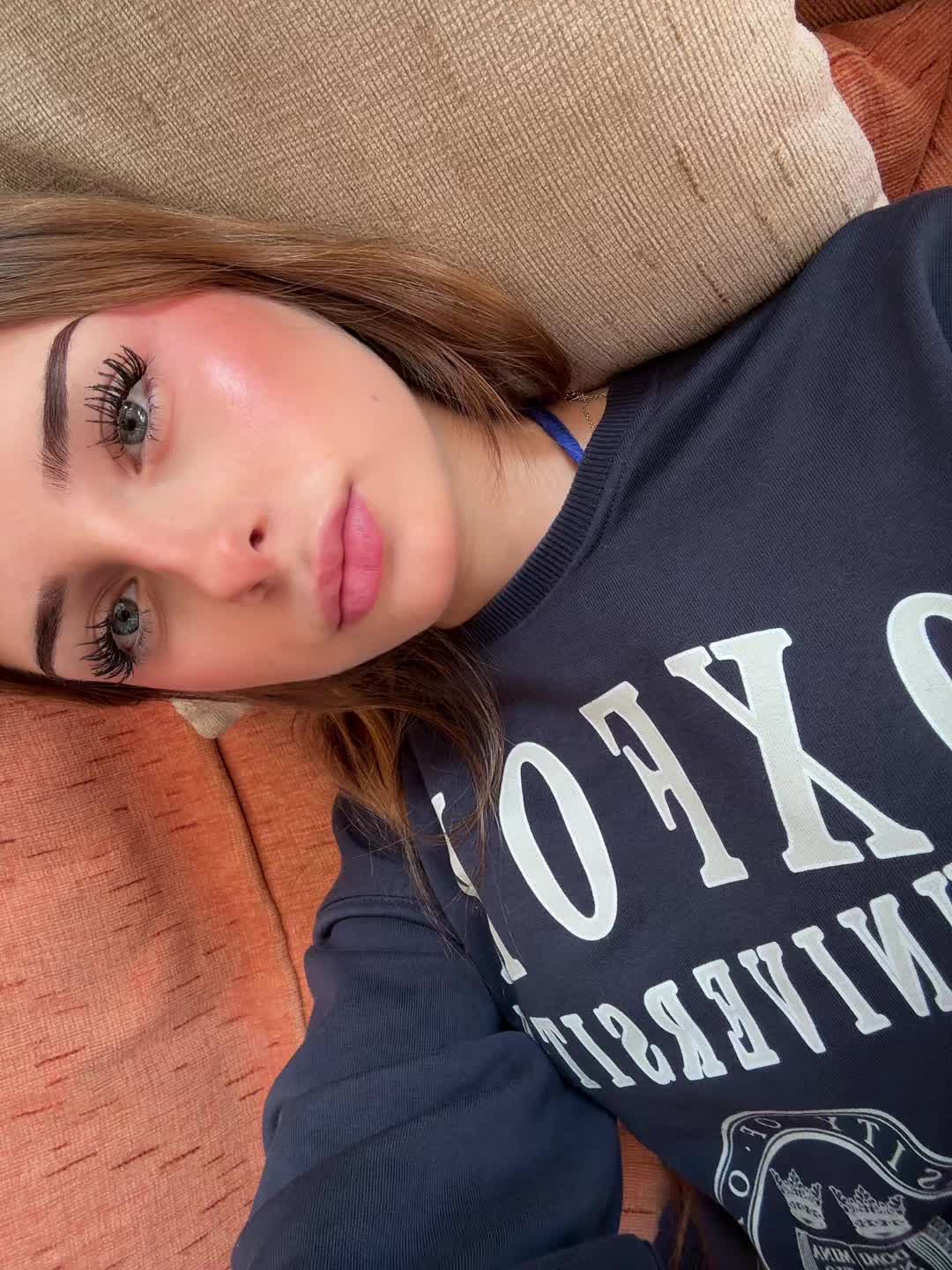 @𝓪𝓷𝓰𝓮𝓵𝓪