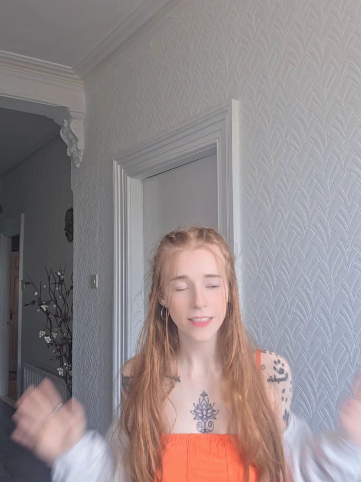 @LilRedCanvas