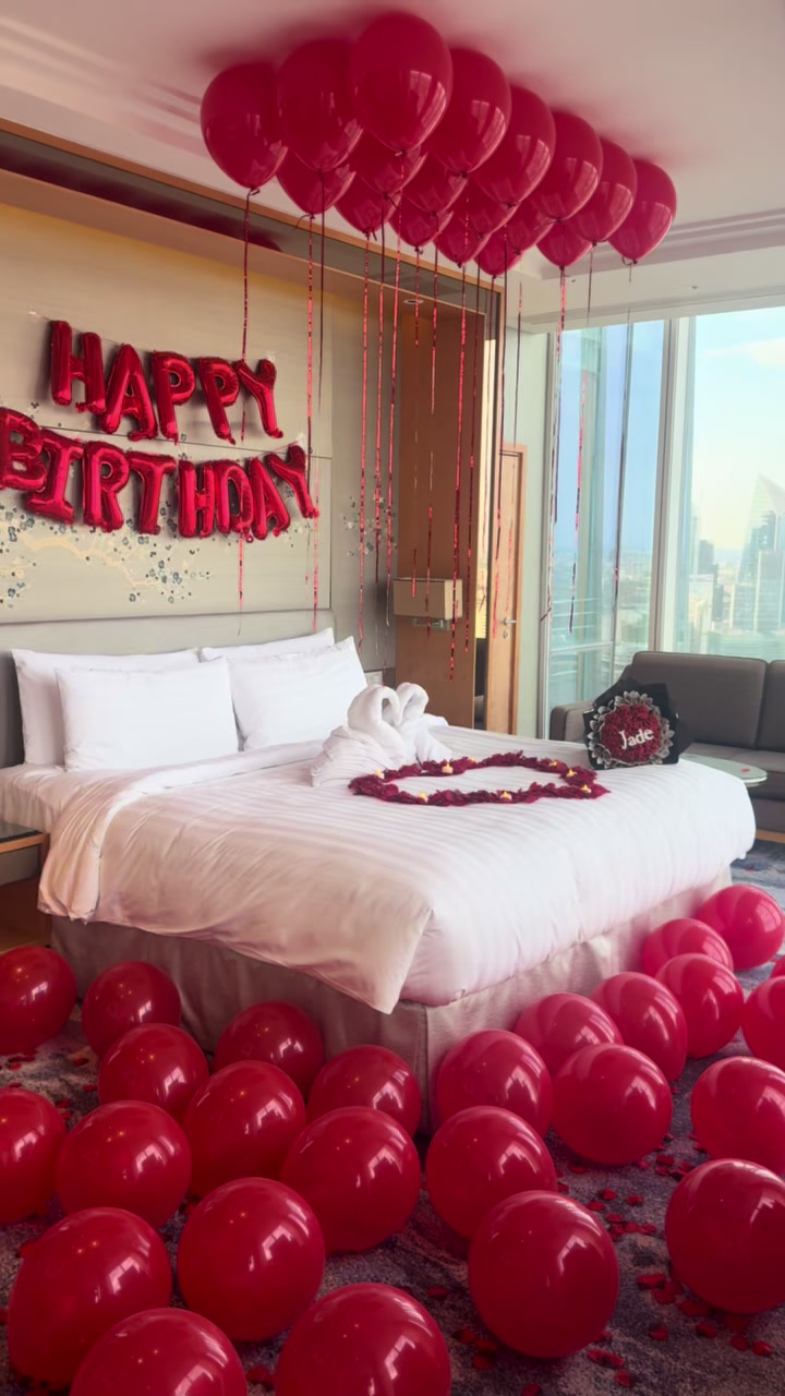 @littleballoonscompany ♛