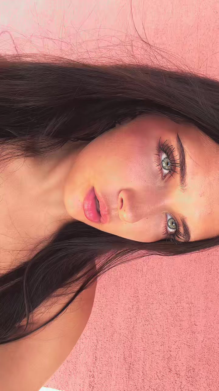 @lívia
