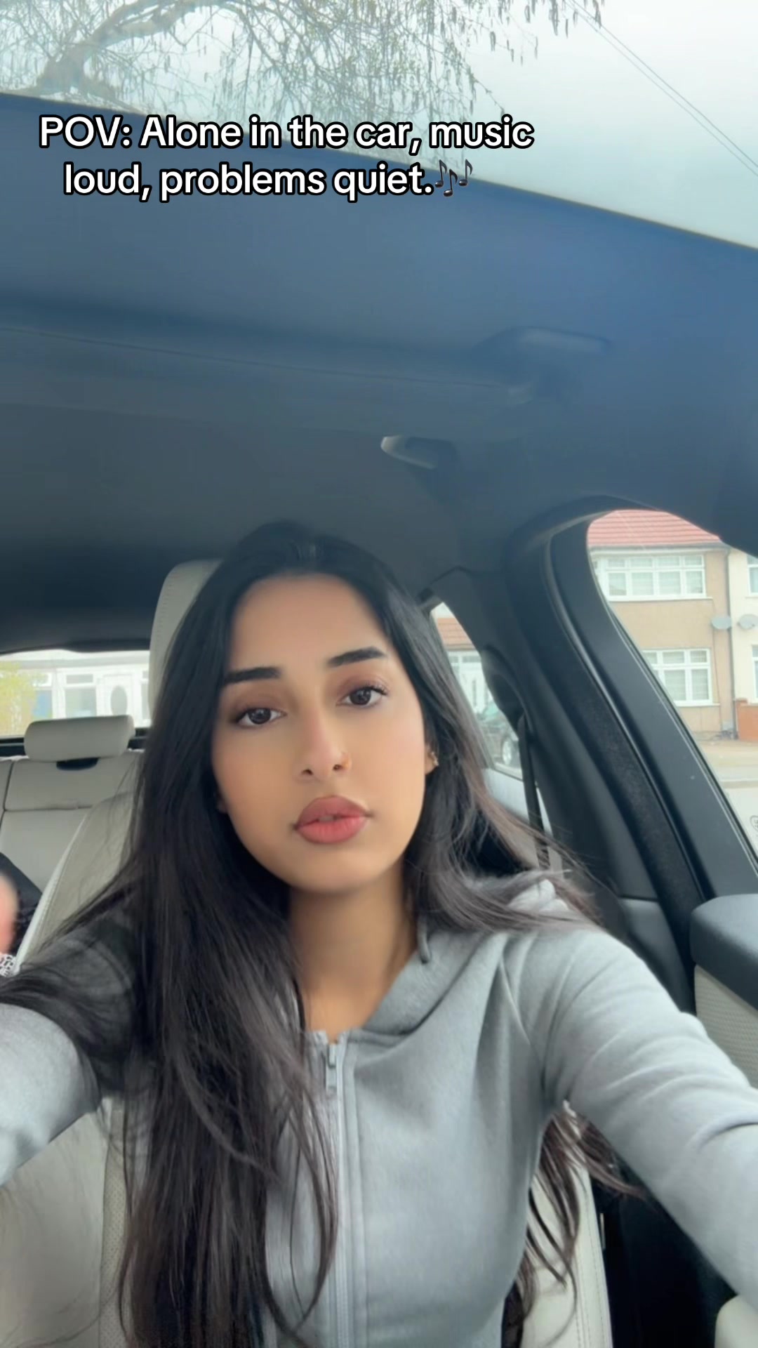 @anuxo_