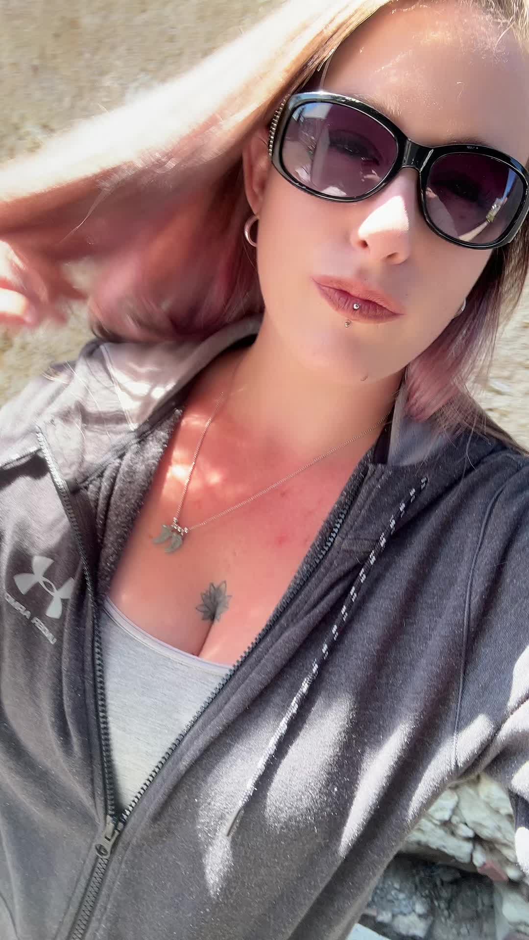 @Julia🦋🖤