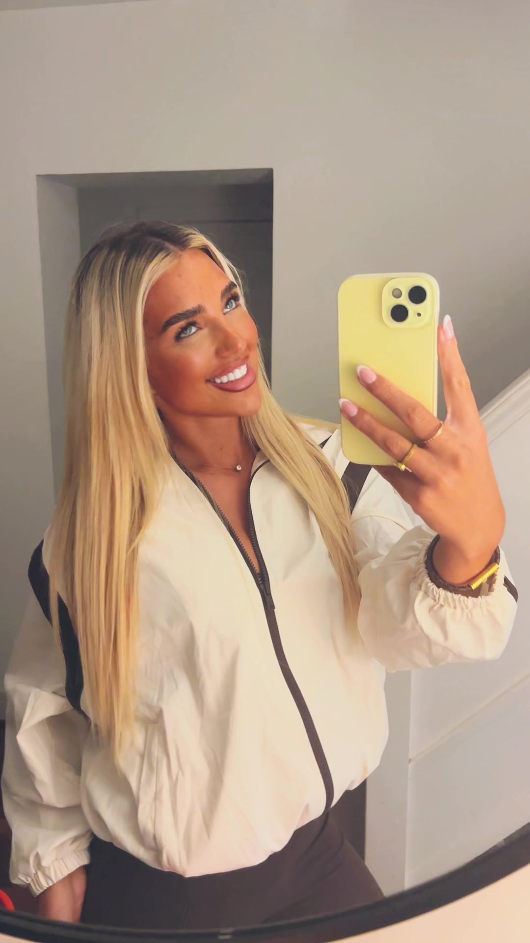 @jorjalavinia
