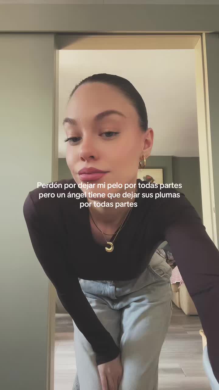 @Clau.