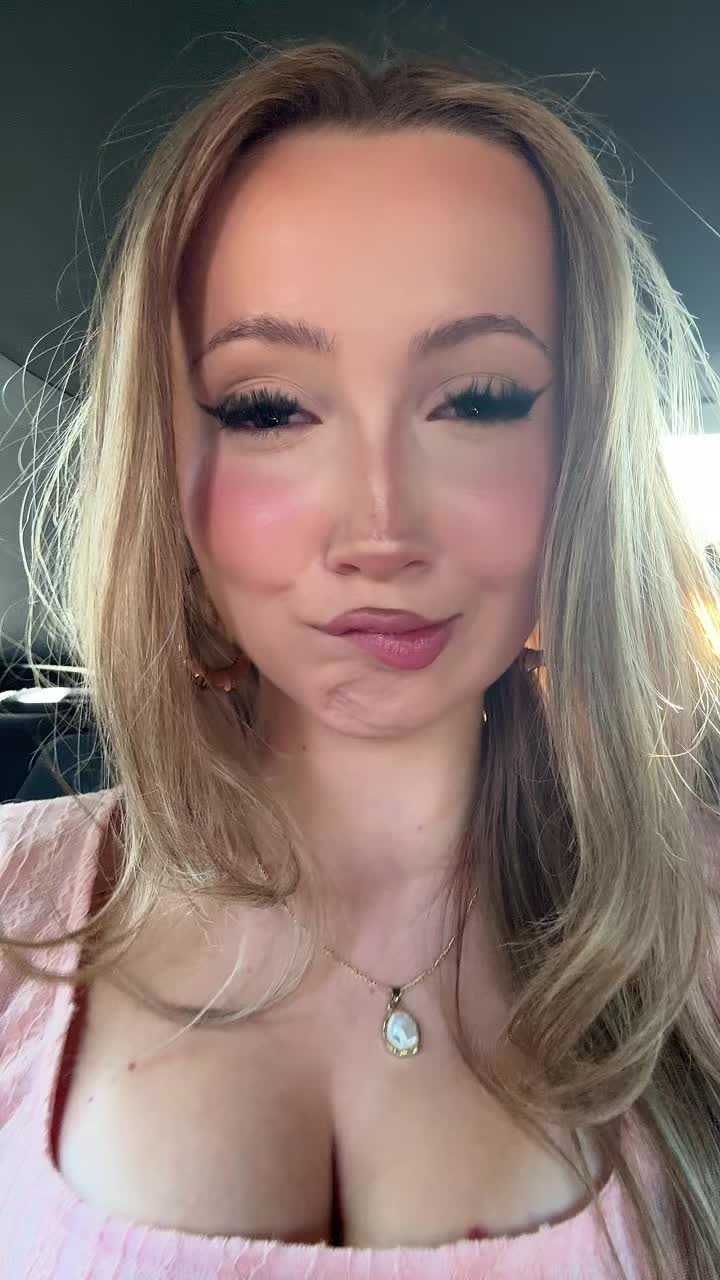 @BumblePheeb ᖭ༏ᖫ🦋