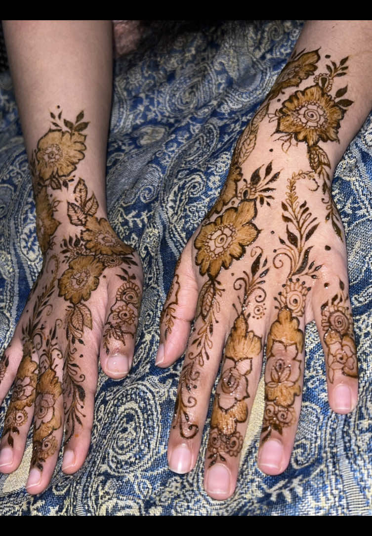@🌿Massage & Henna🌿