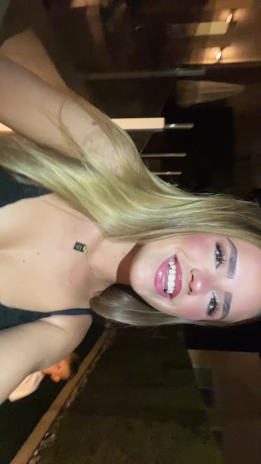 @laura