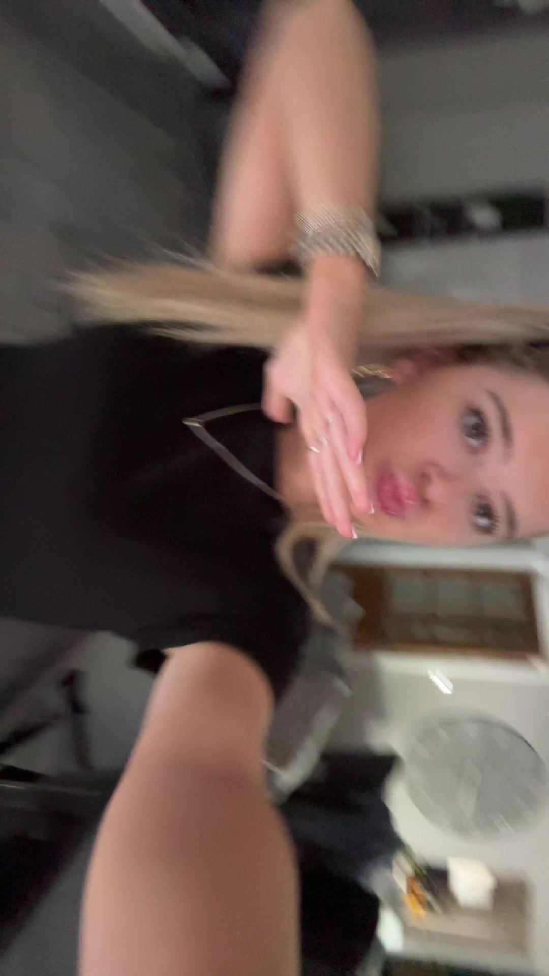 @𝐜𝐚𝐫𝐥𝐚𝐡𝐨𝐥𝐦𝐞𝐬𝐱