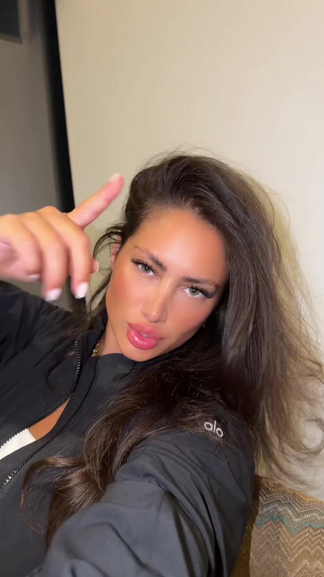 @SARALIVESS ⚡️