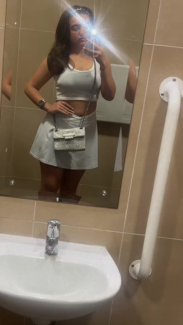 @ellensmag_18x