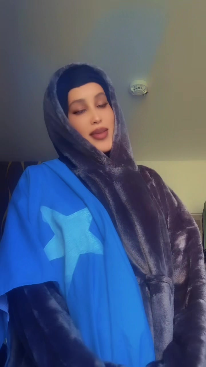 @Dhamo 🦋dhool