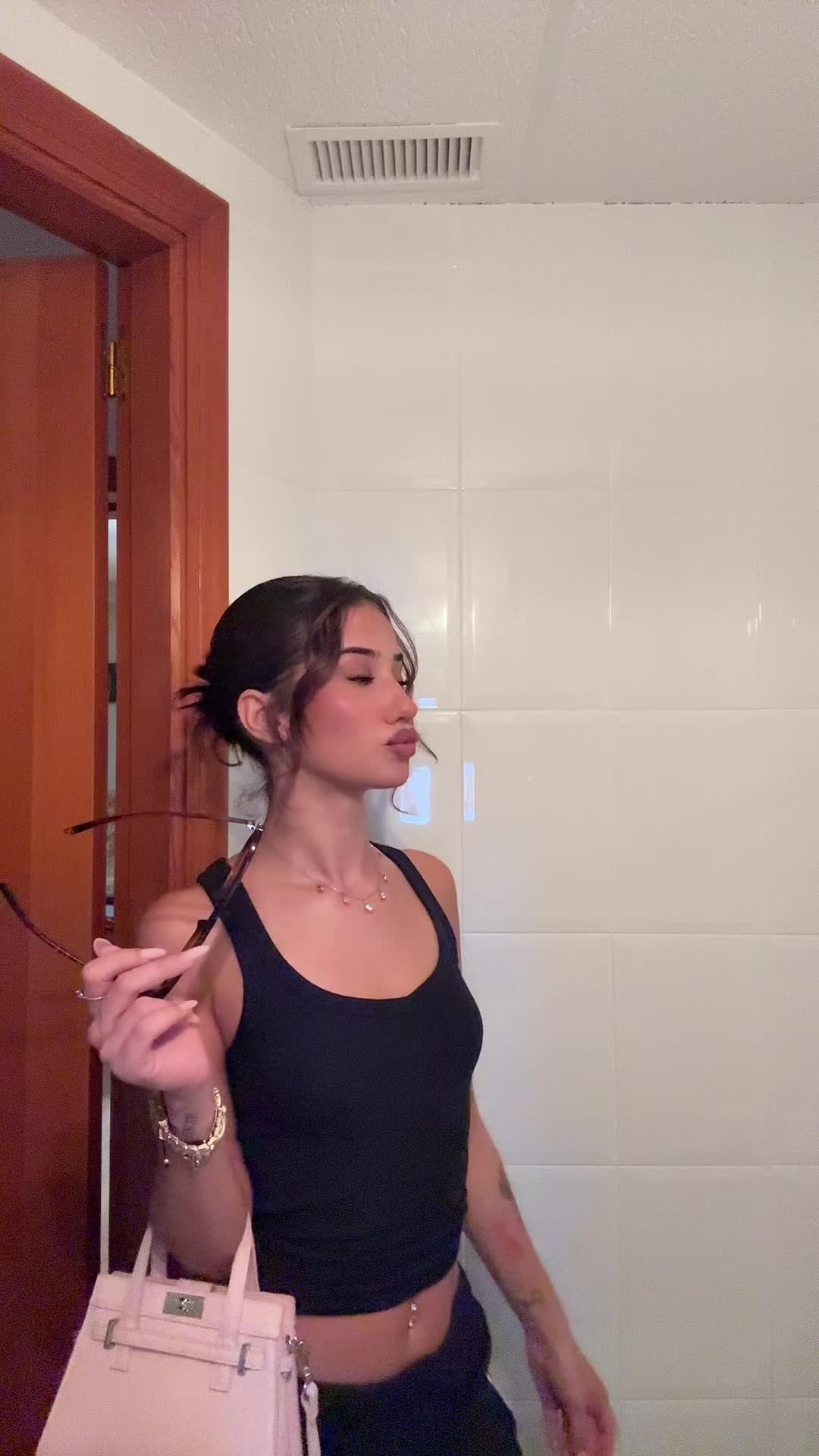 @paola.roomeroo