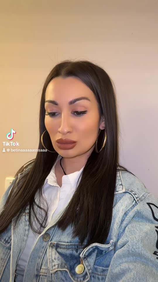 @Betinaaa