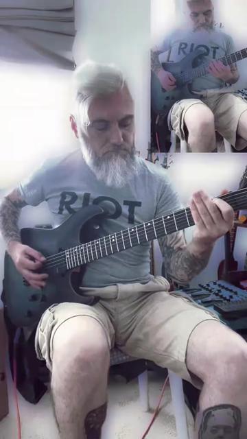 @Riffslickstricks