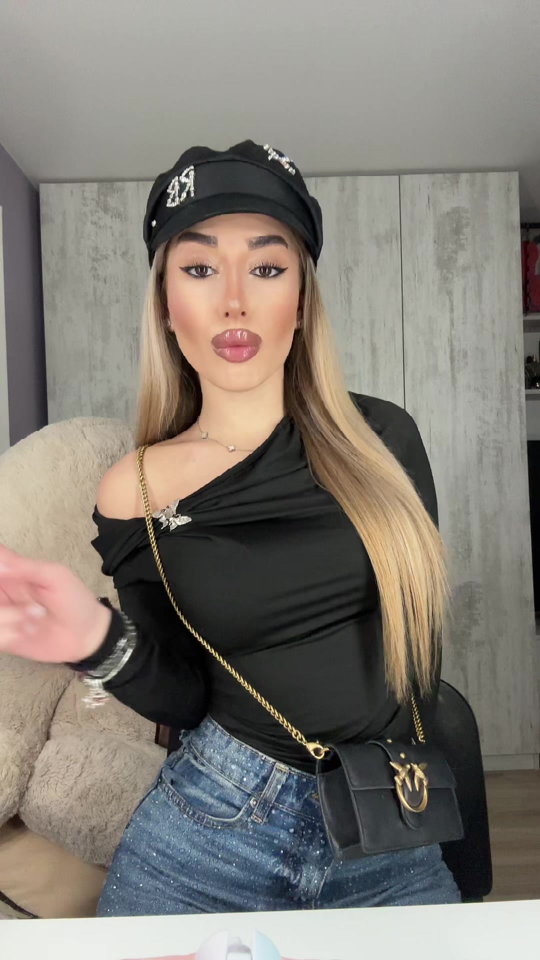 @𝐏𝐋𝐀𝐌𝐄𝐍𝐀 🧿