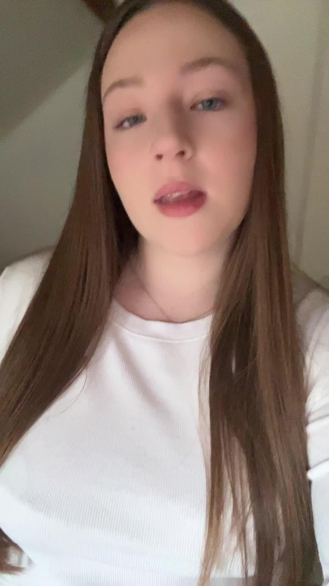 @𝐂𝐥𝐚𝐫𝐚 ✞