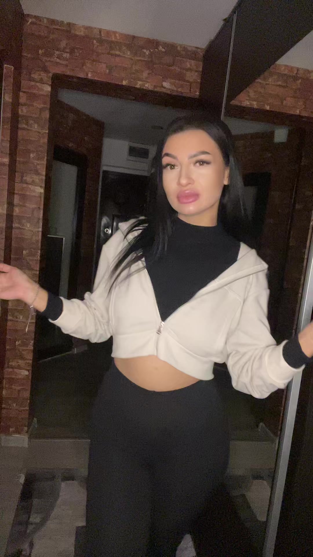 @𝒜𝓁𝒾🧸