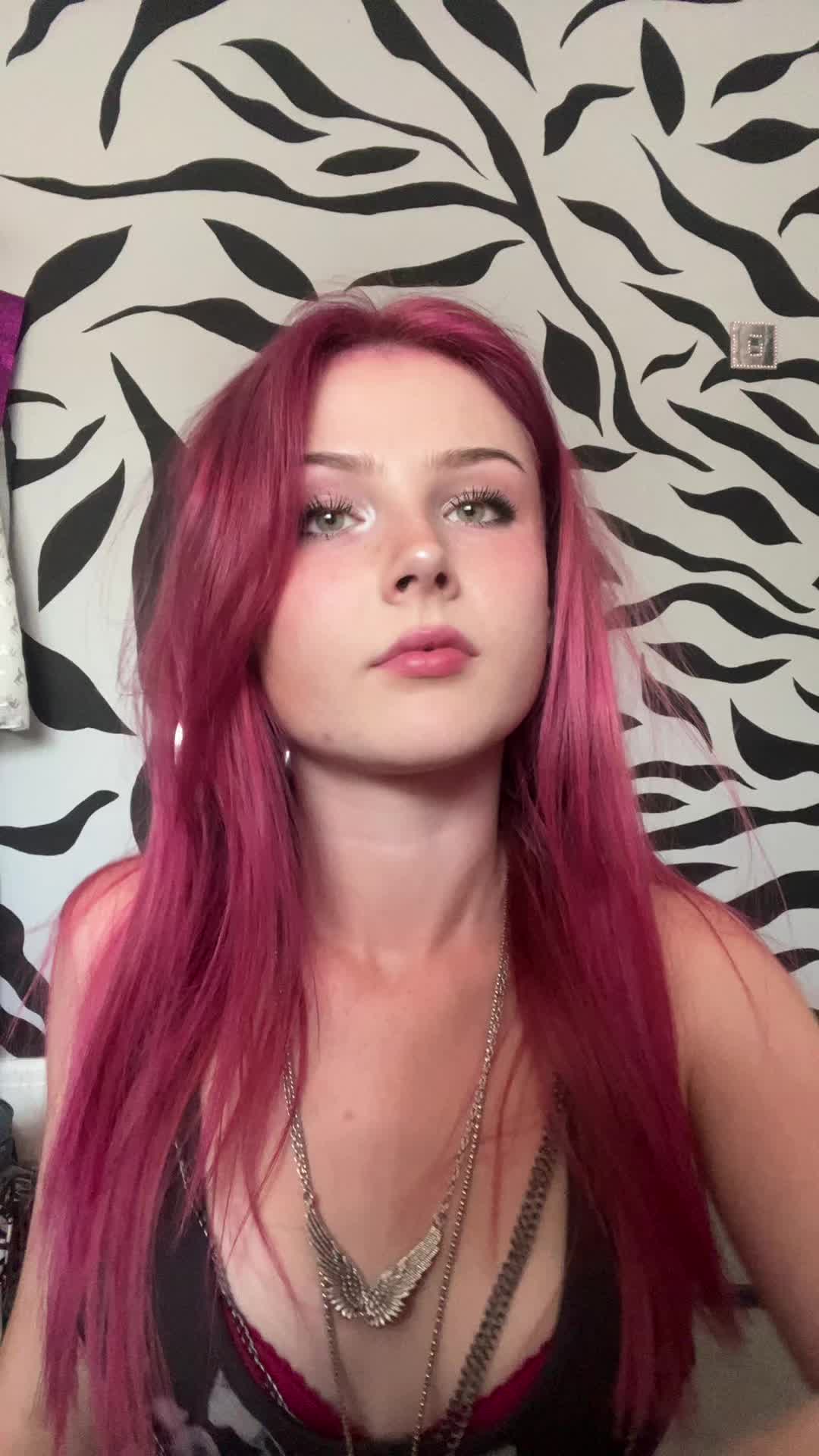 @🦄
