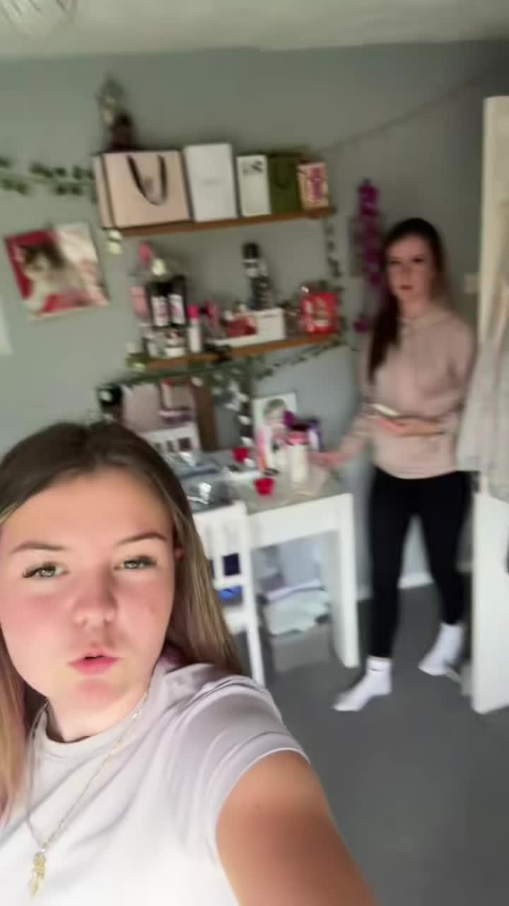 @Ellie and lilys life!
