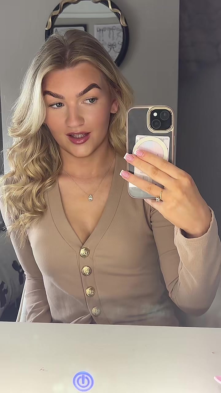 @ellierosejane