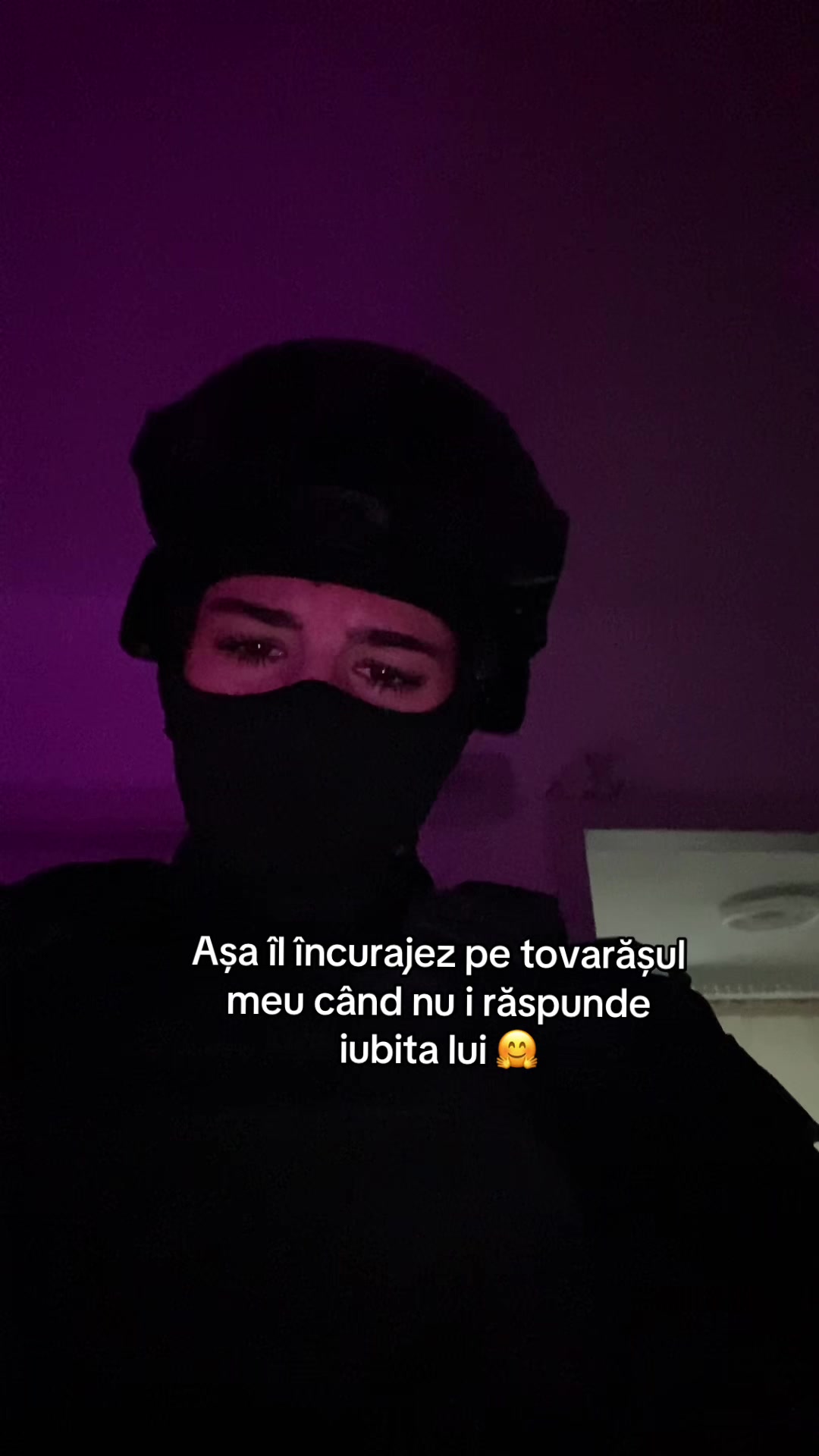 @╰‿╯