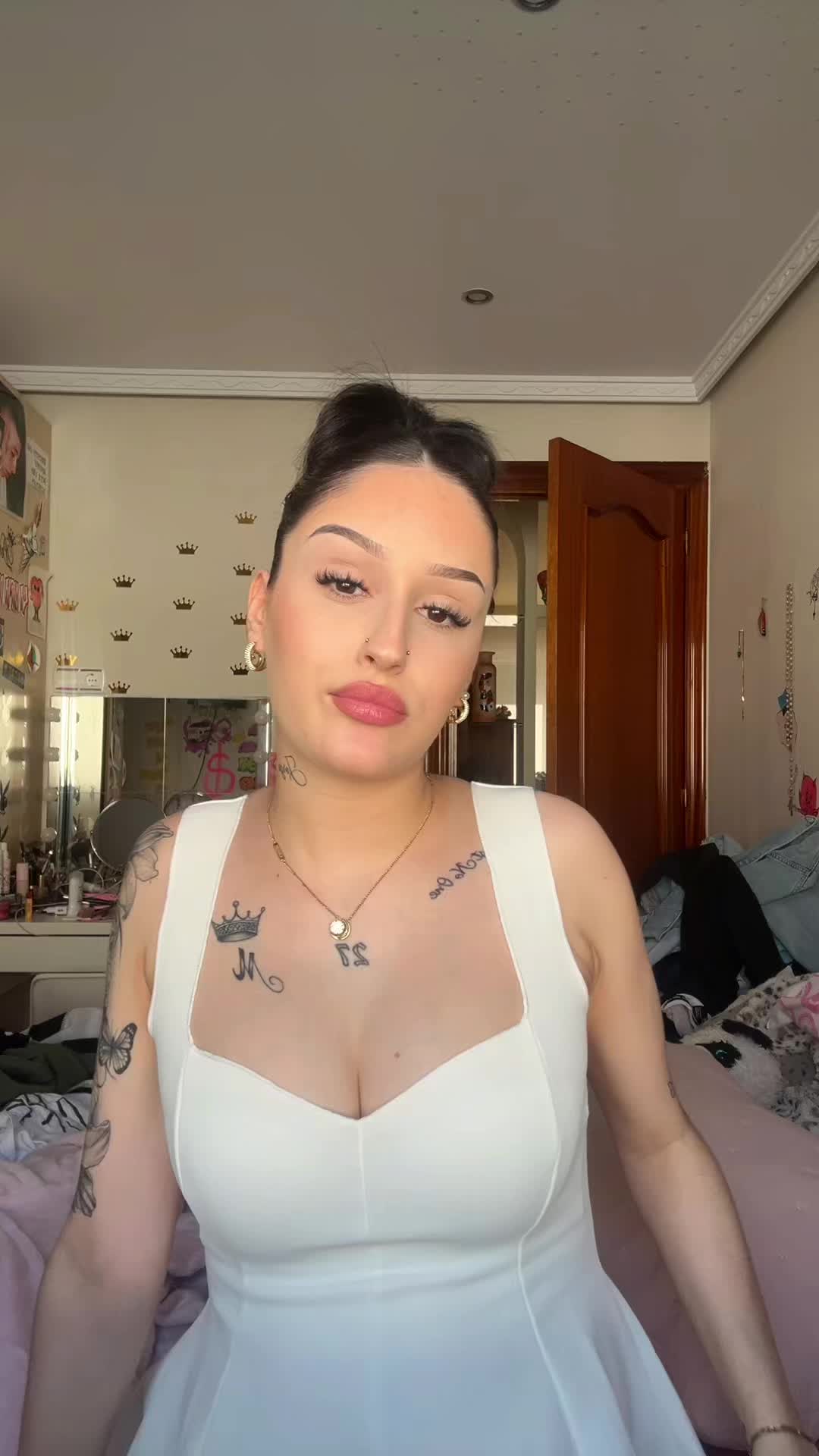 @👑