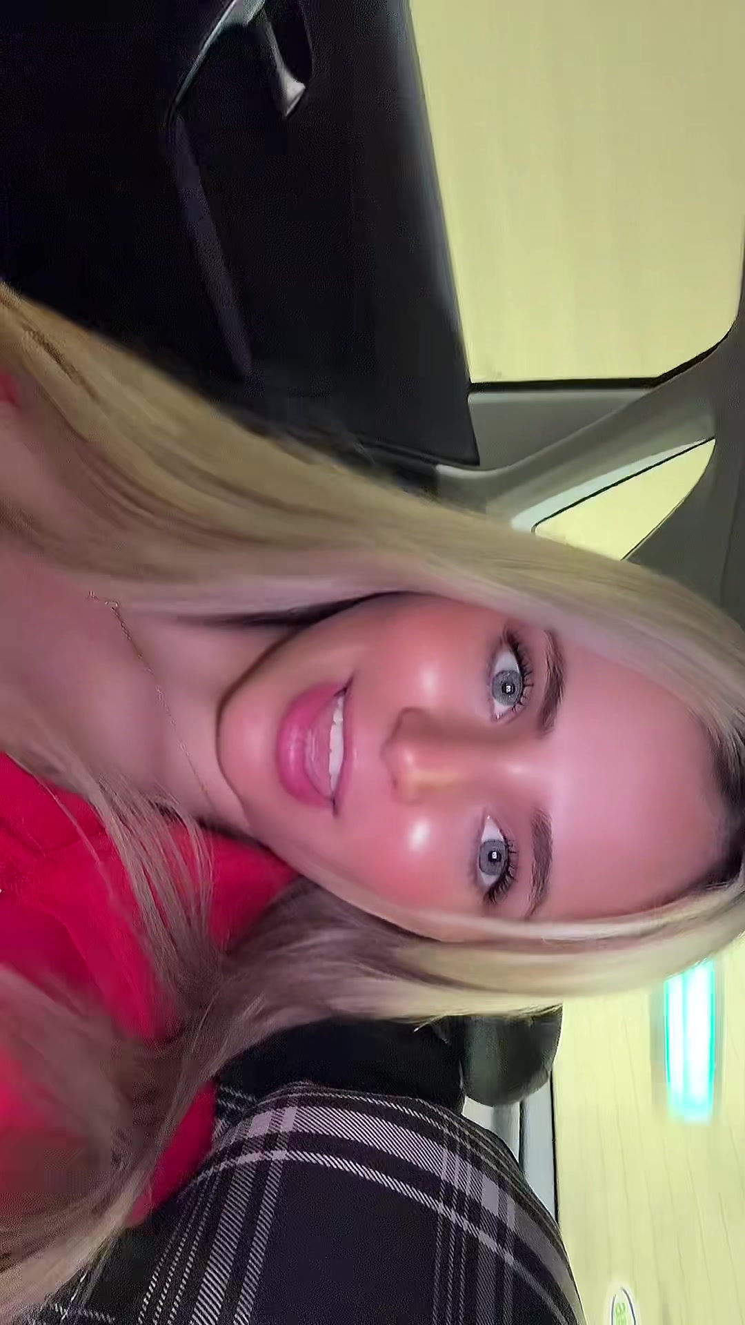 @Notlauradaly