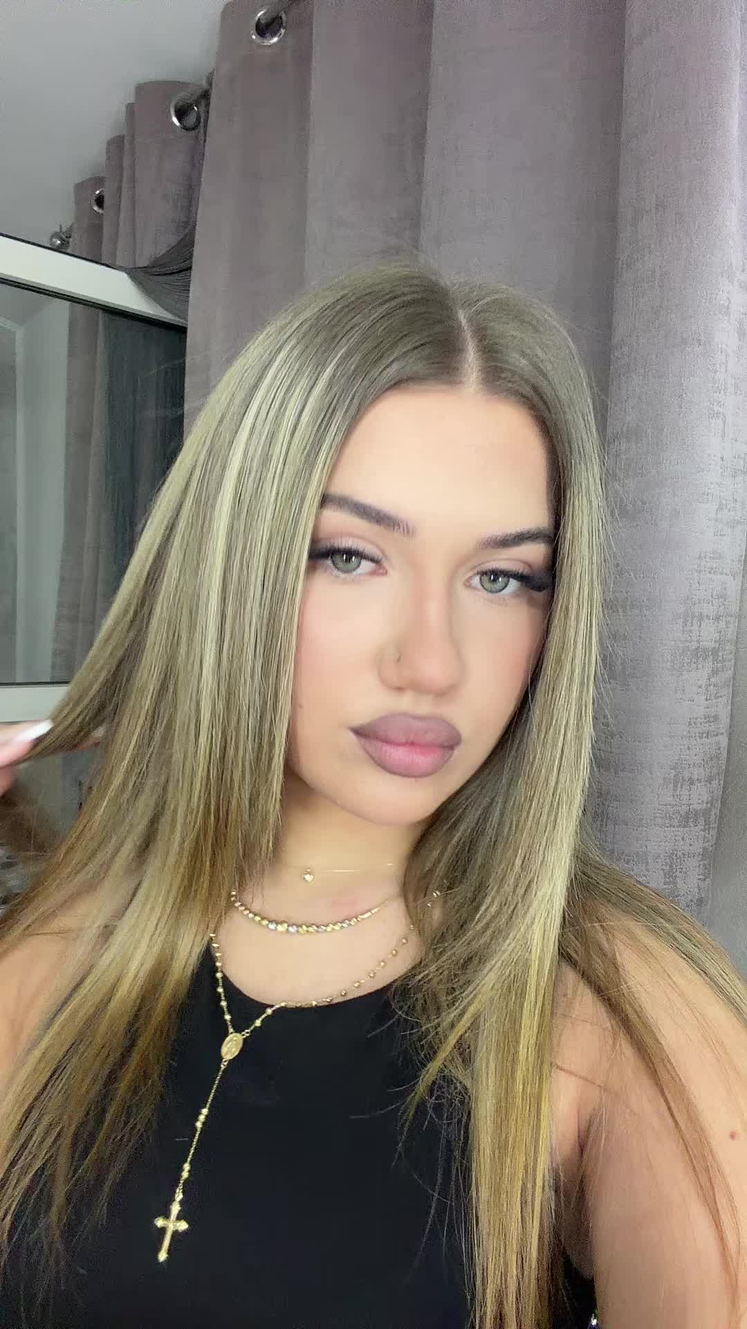 @👧🏼