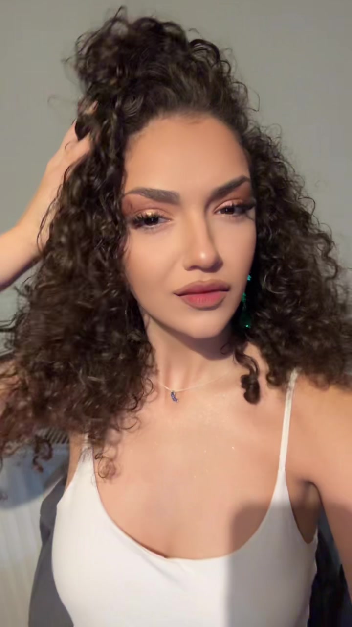 @𝚎𝚜𝚝𝚎𝚛𝚊♡