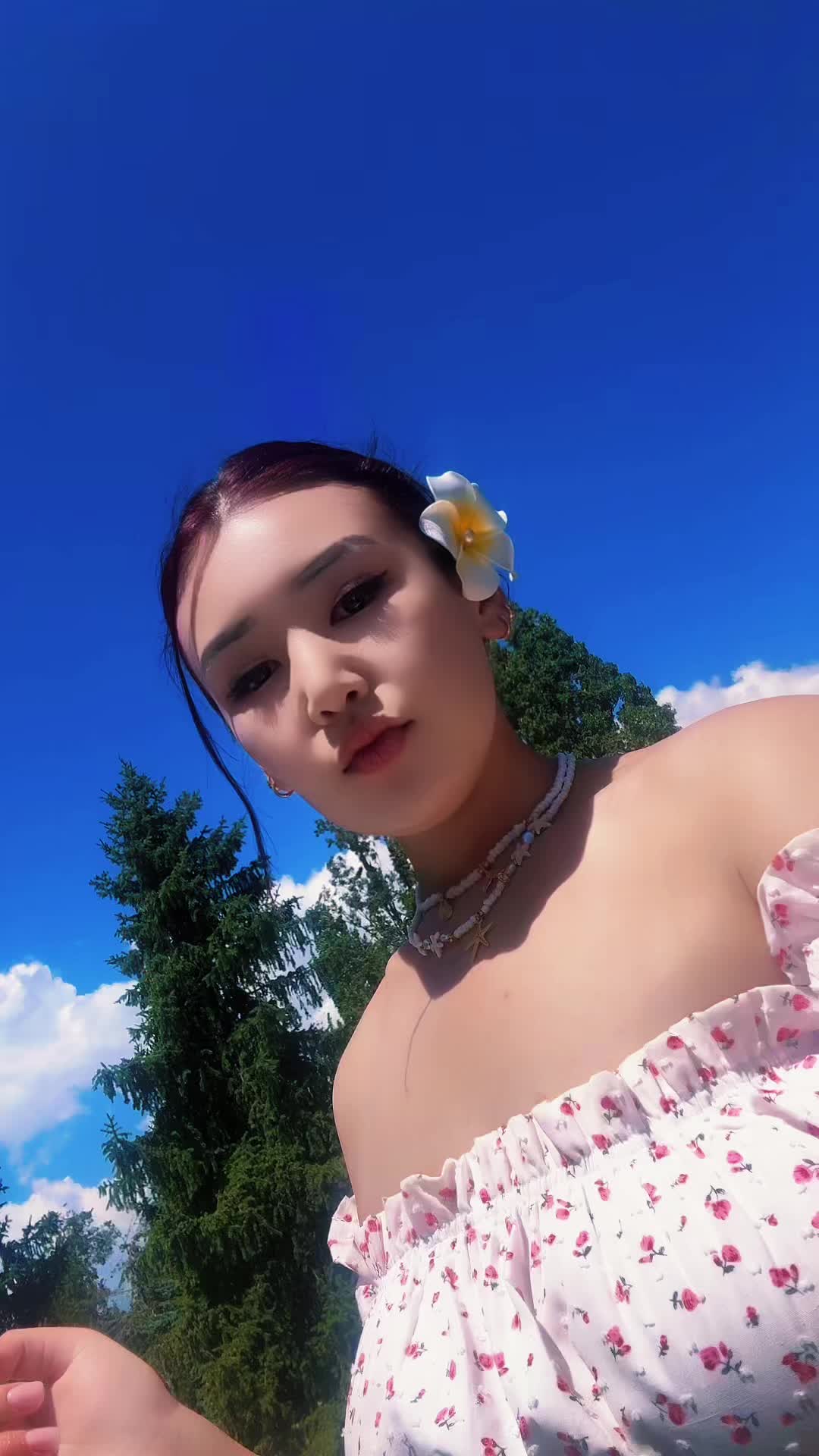 @_adel_