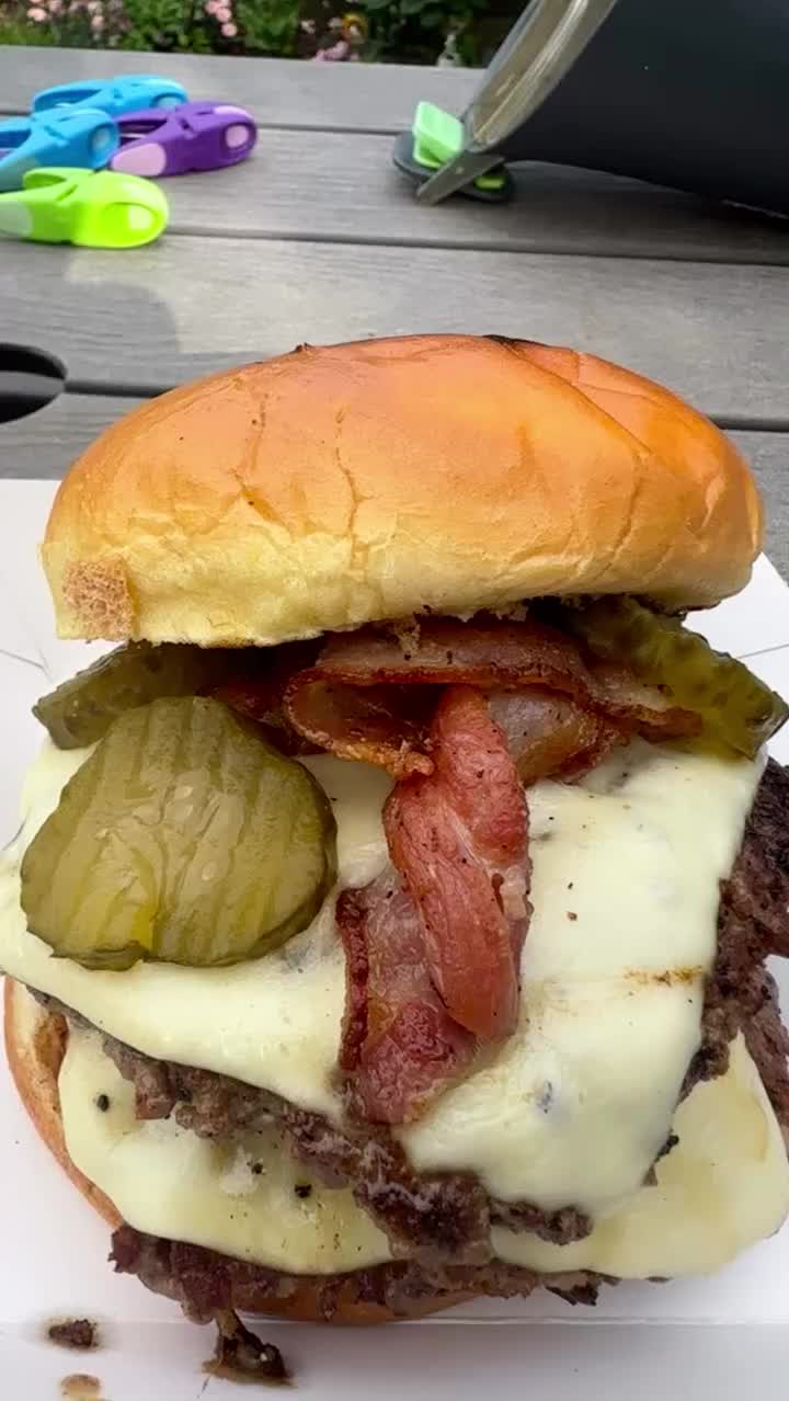 @Jerry&rsquo;s burgers