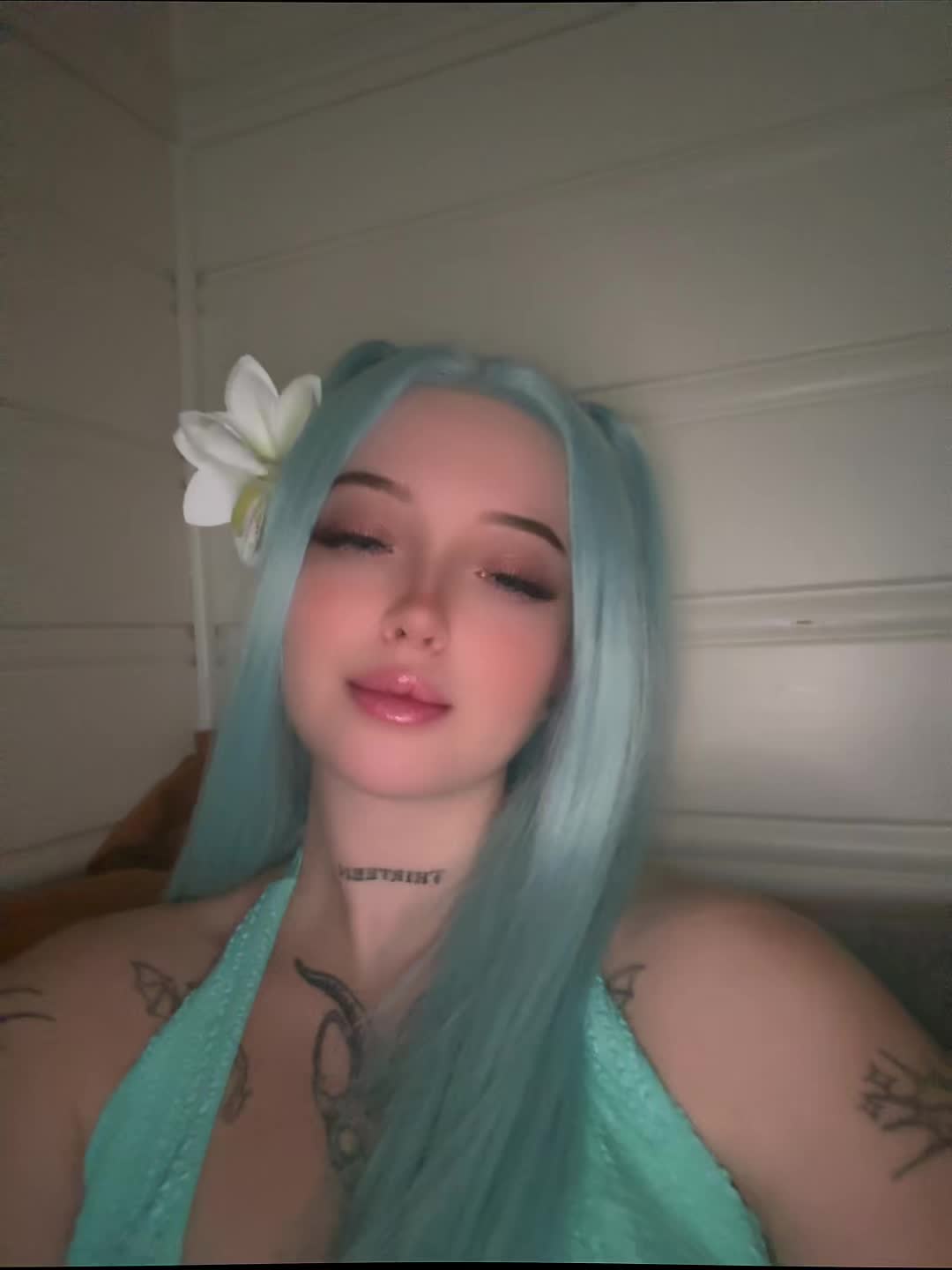 @Vikkzy