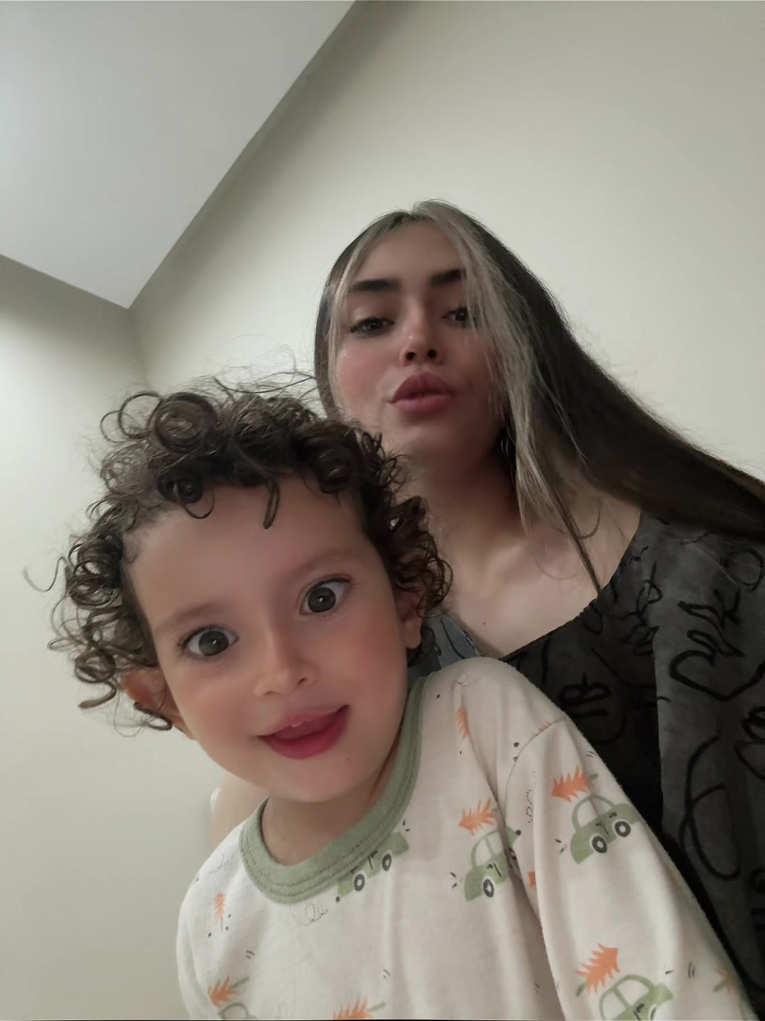 @Niayesh Khanian