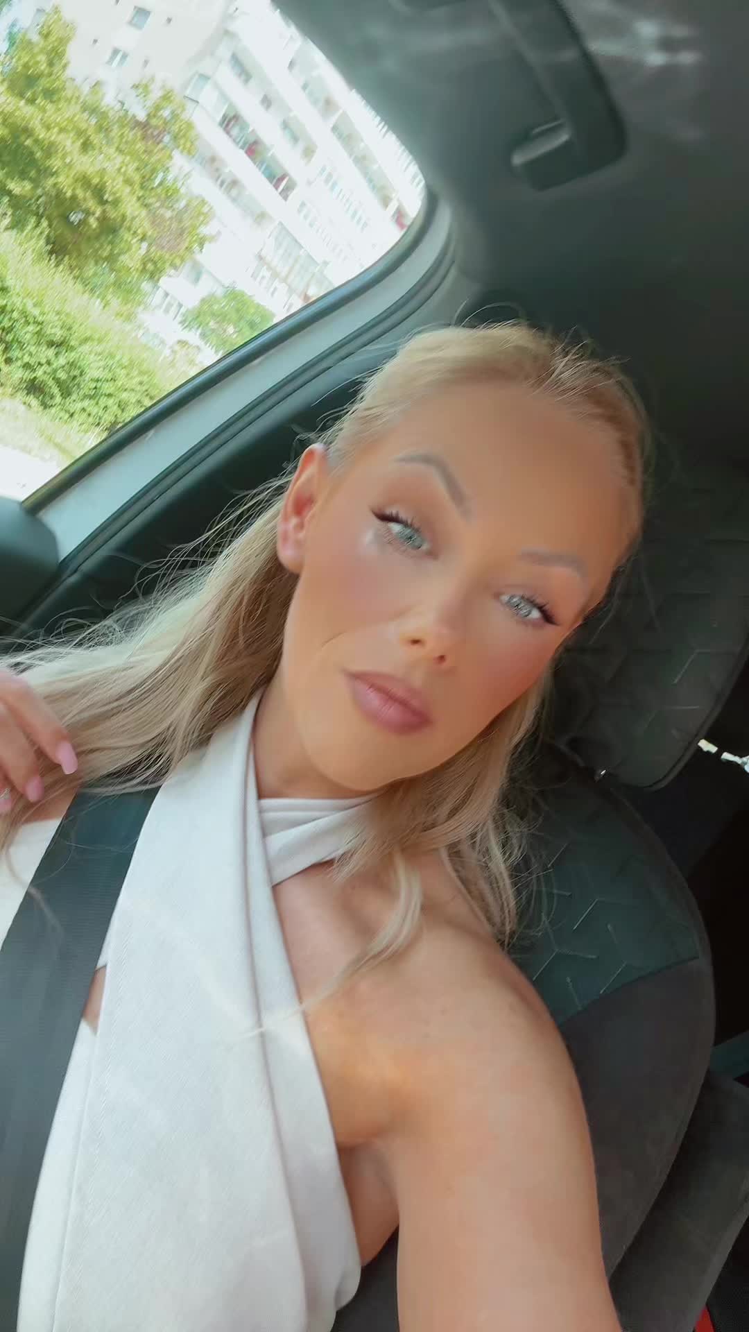 @Georgiana🖤