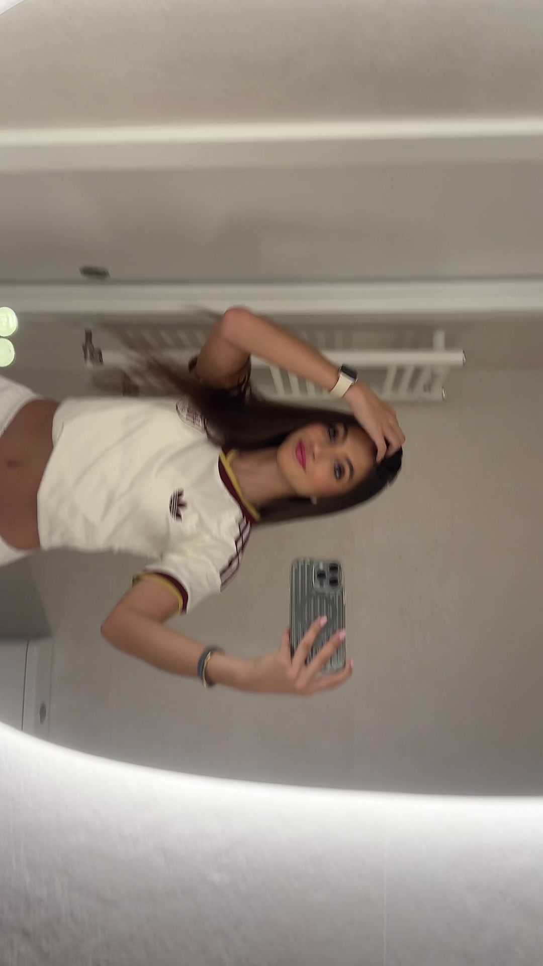 @M O N I