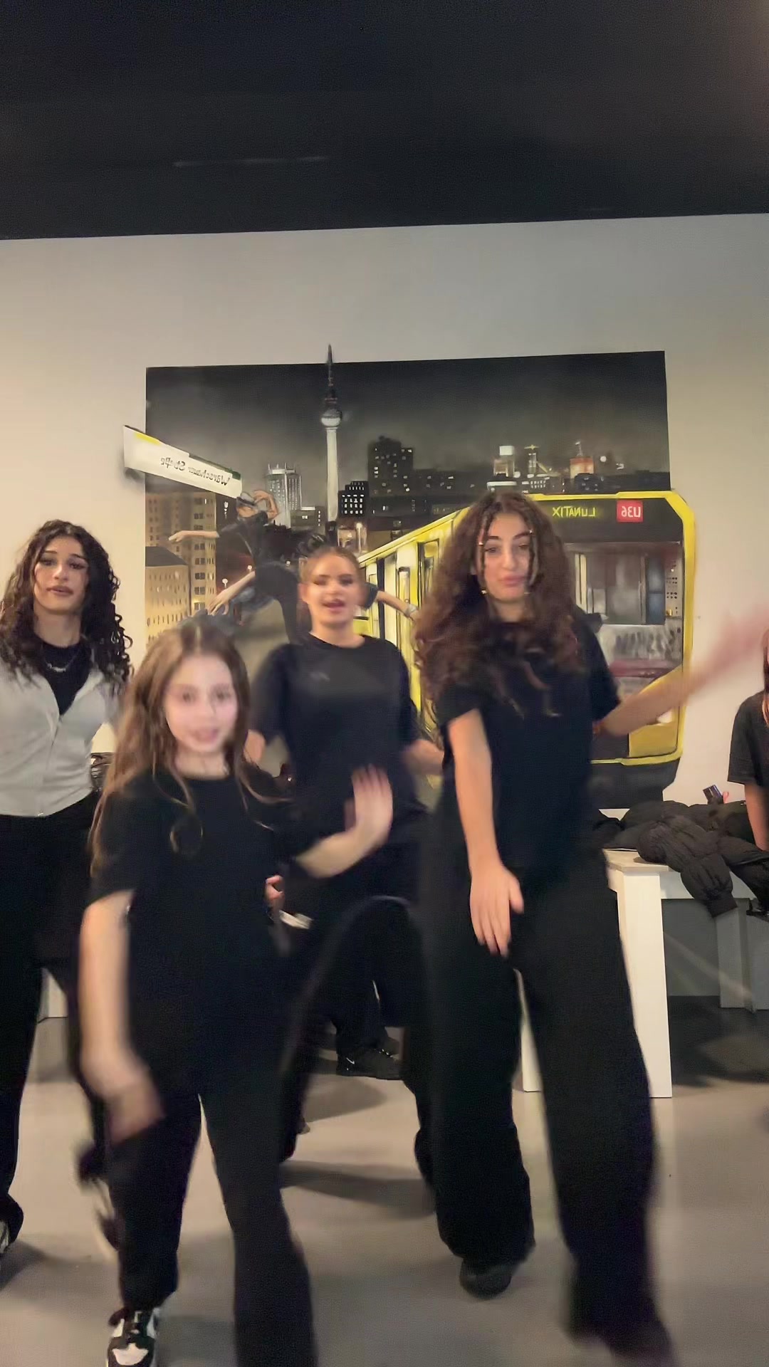 @ALISA DANCING QUEEN