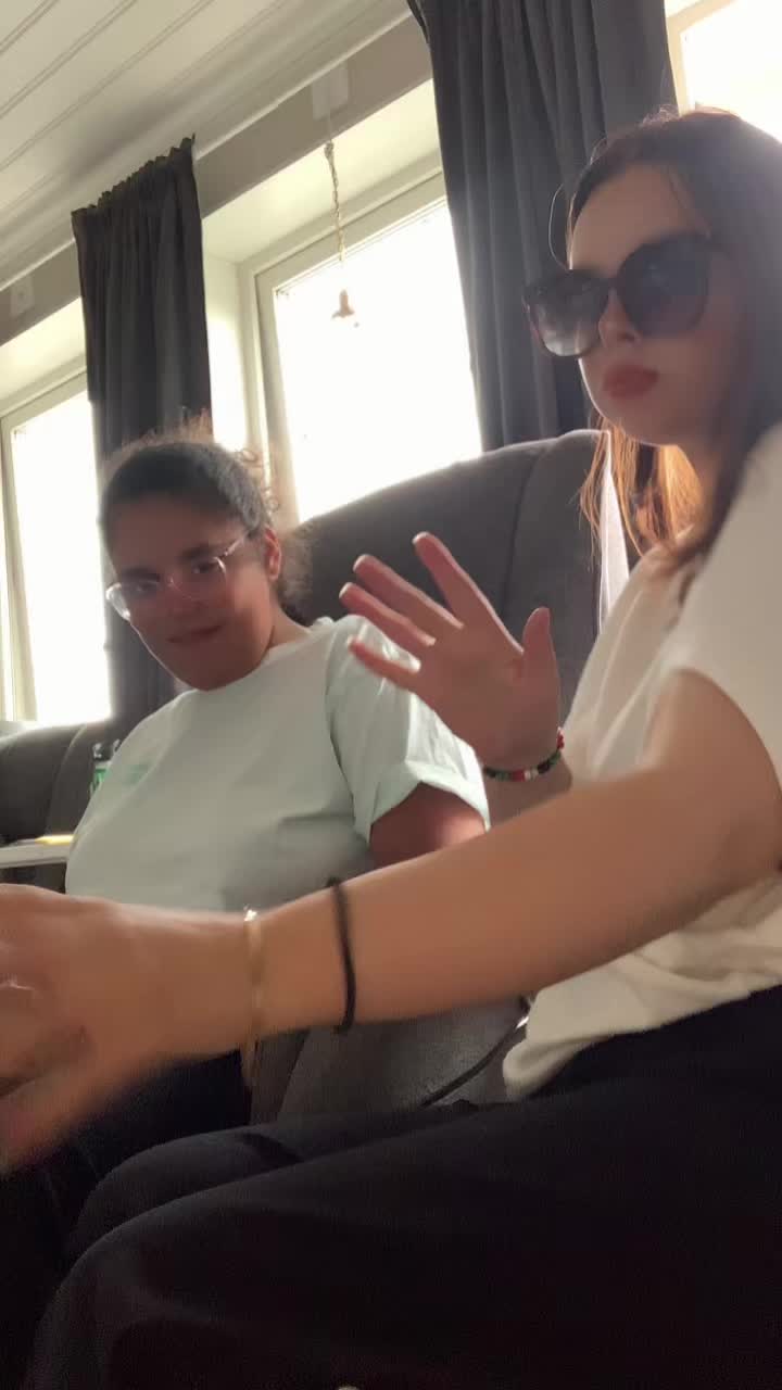 @QueenRana